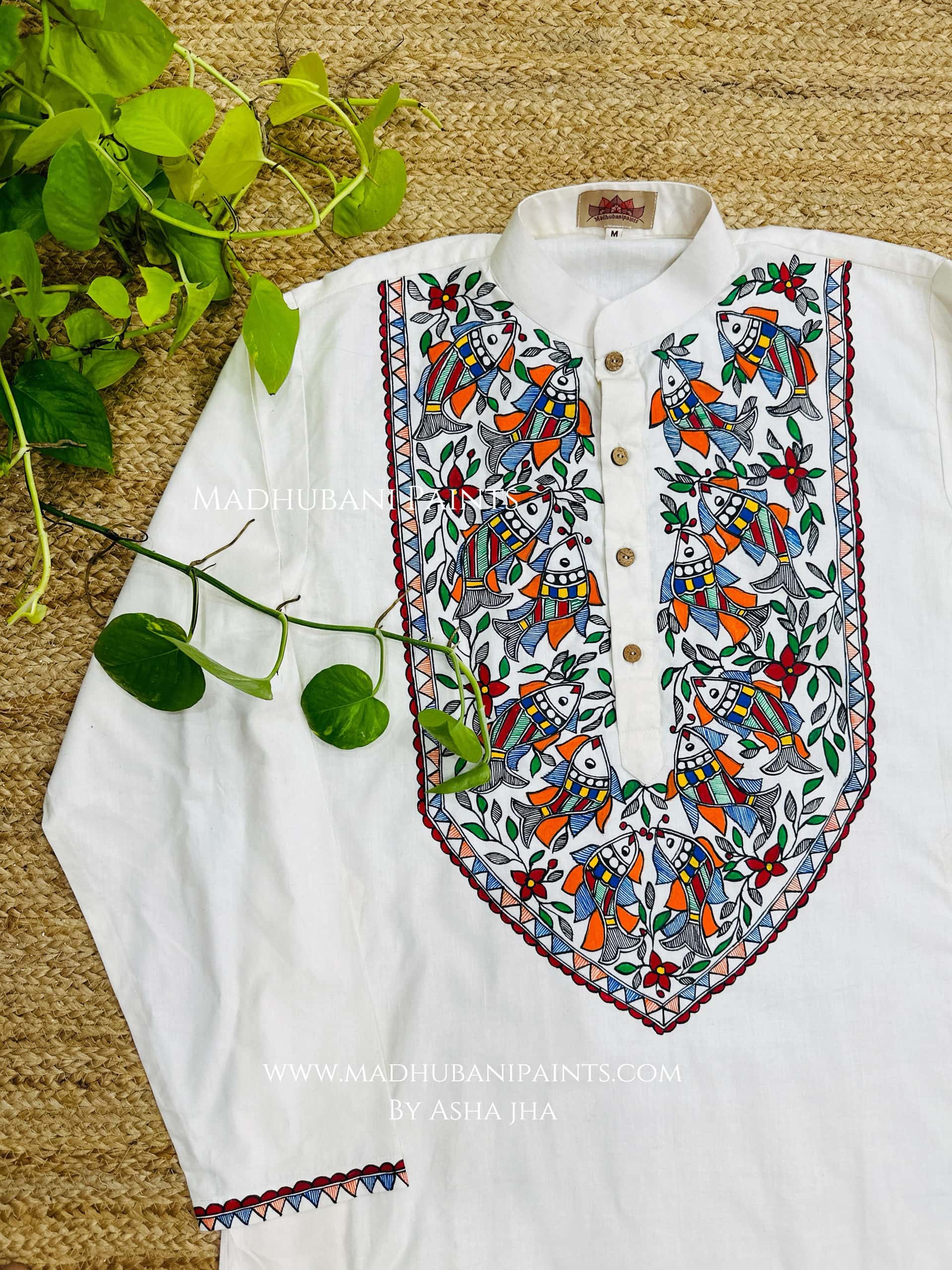 White Multicoloured Fish Hand-painted Handloom Men's Cotton Kurta — image 3 of 5