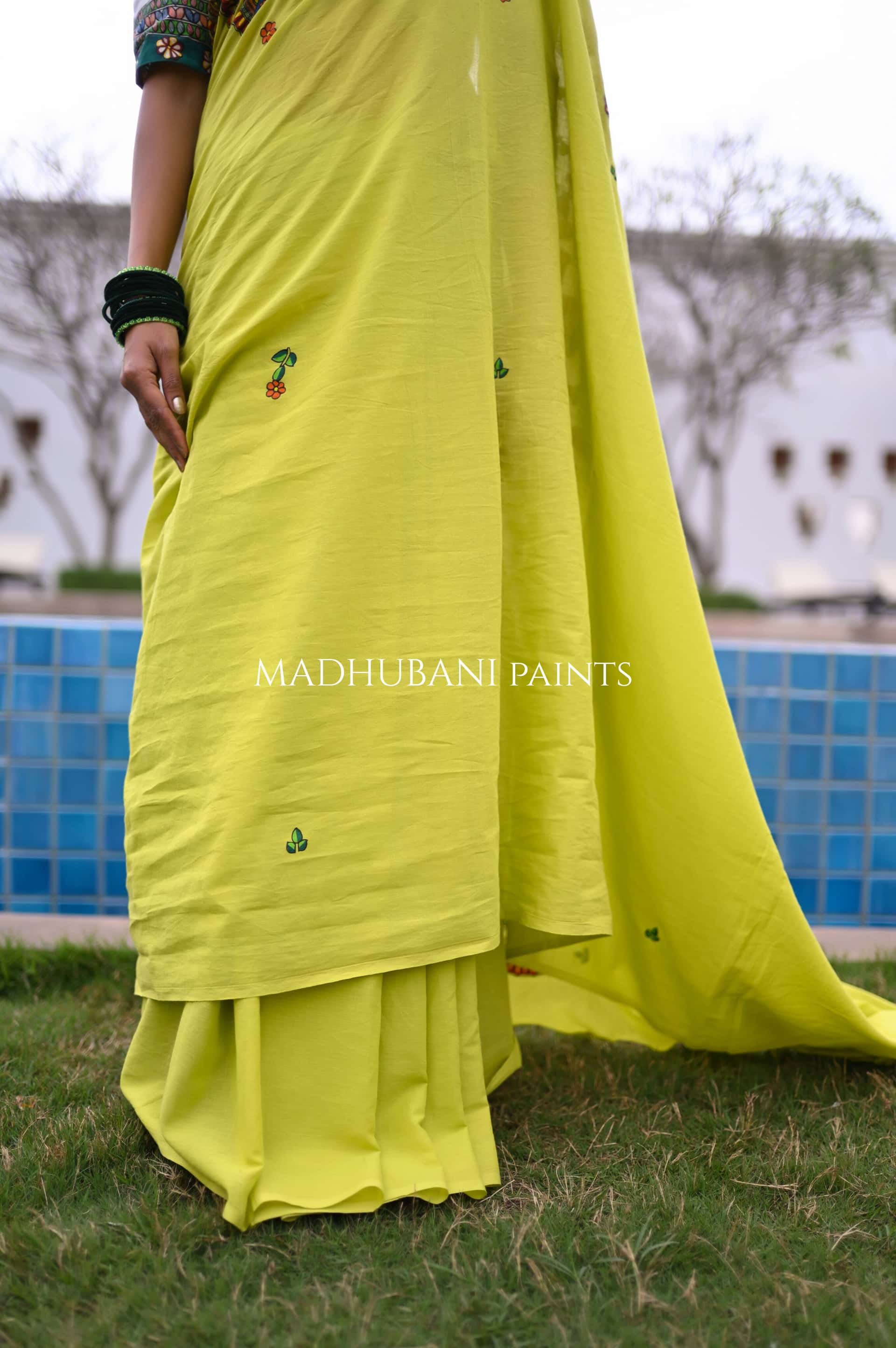 MORVAN SAREE — image 7 of 9