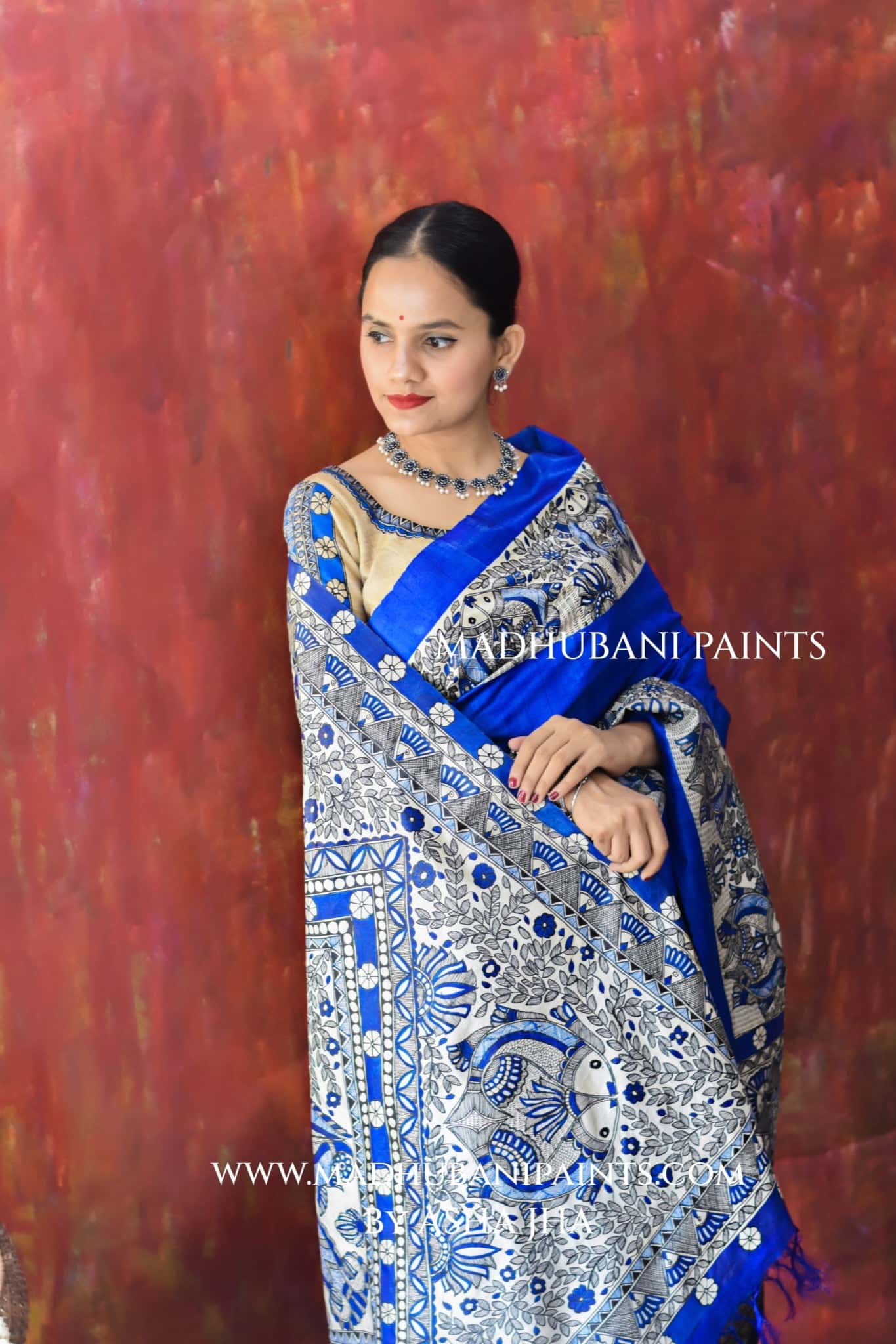 'SAUNDARYA' Hand-painted Madhubani Tussar Silk Saree Blouse Set — image 8 of 9