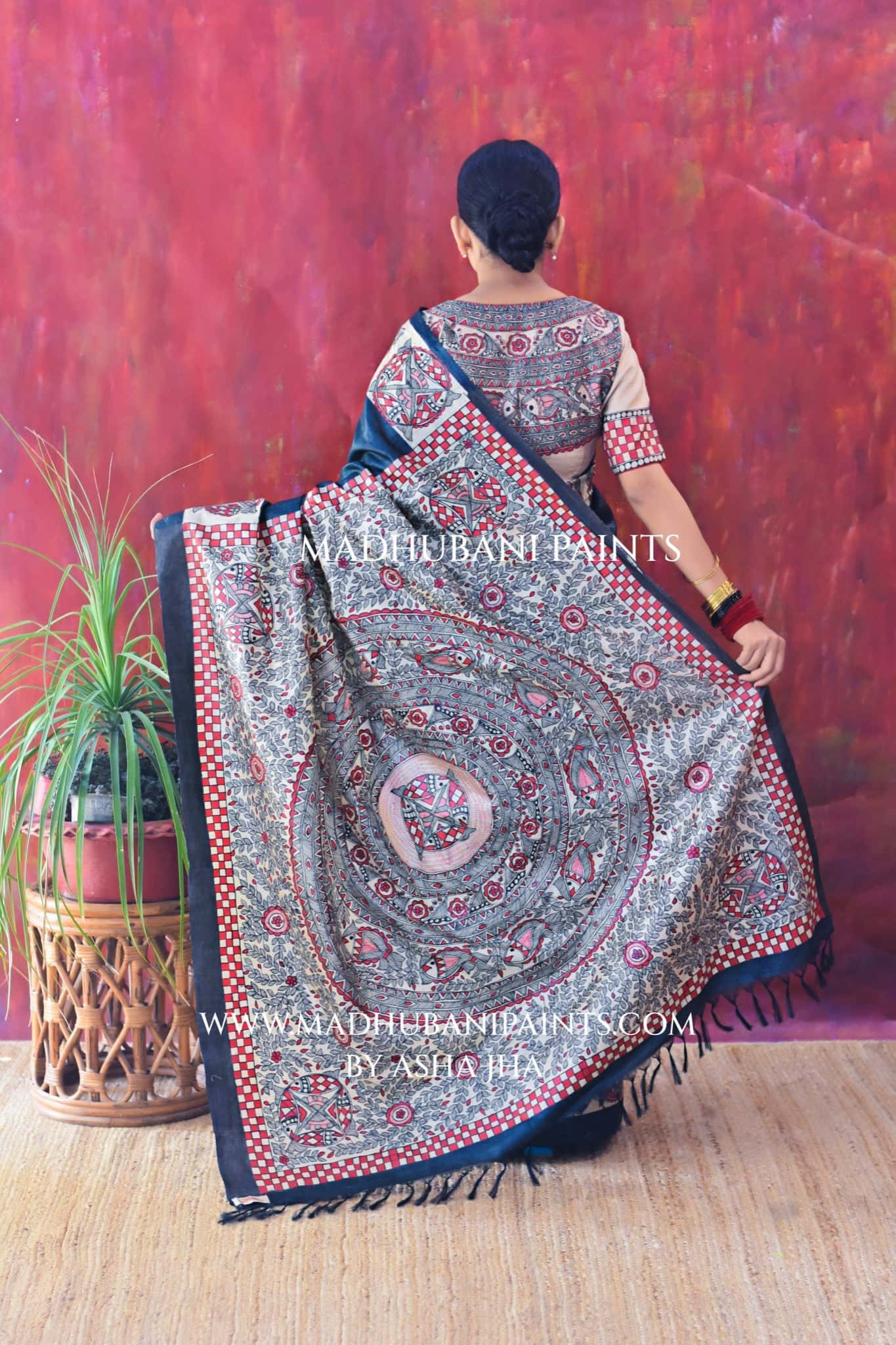 SAMUNDRAMAYI Hand-painted Madhubani Tussar Silk Saree Blouse Set — image 5 of 9