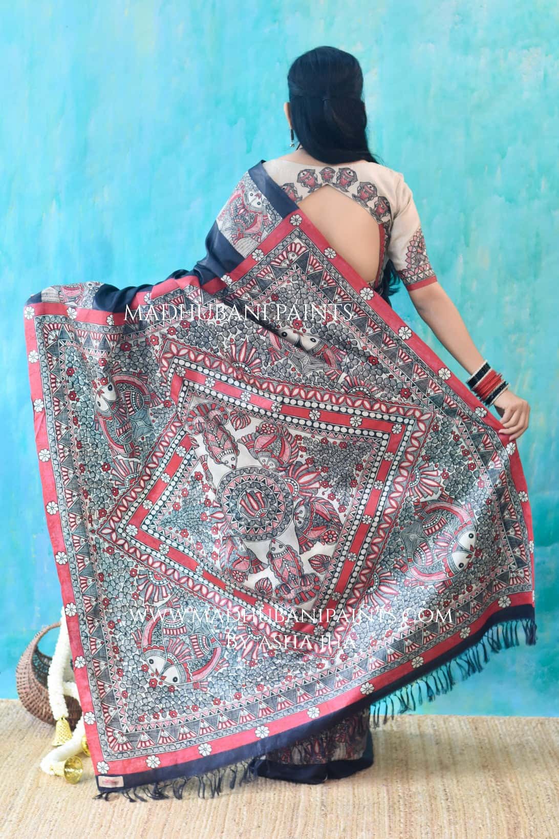 'MATSYA MANJARI' Hand-painted Madhubani Tussar Silk Saree Blouse Set — image 3 of 8