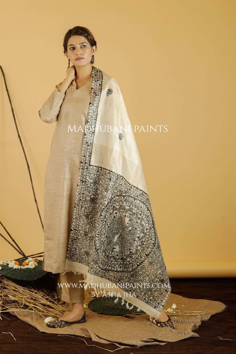 Judwa Matsya Madhubani Handpainted Pure Handwoven Tussar Silk Dupatta — image 2 of 4