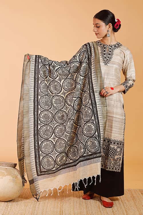'Joda Mayuri' Handpainted Madhubani Cotton Dupatta — image 2 of 2