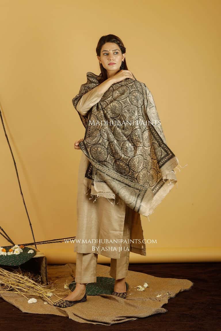 Mayuri Kamal Madhubani Handpainted Pure Handwoven Tussar Silk Dupatta — image 2 of 3