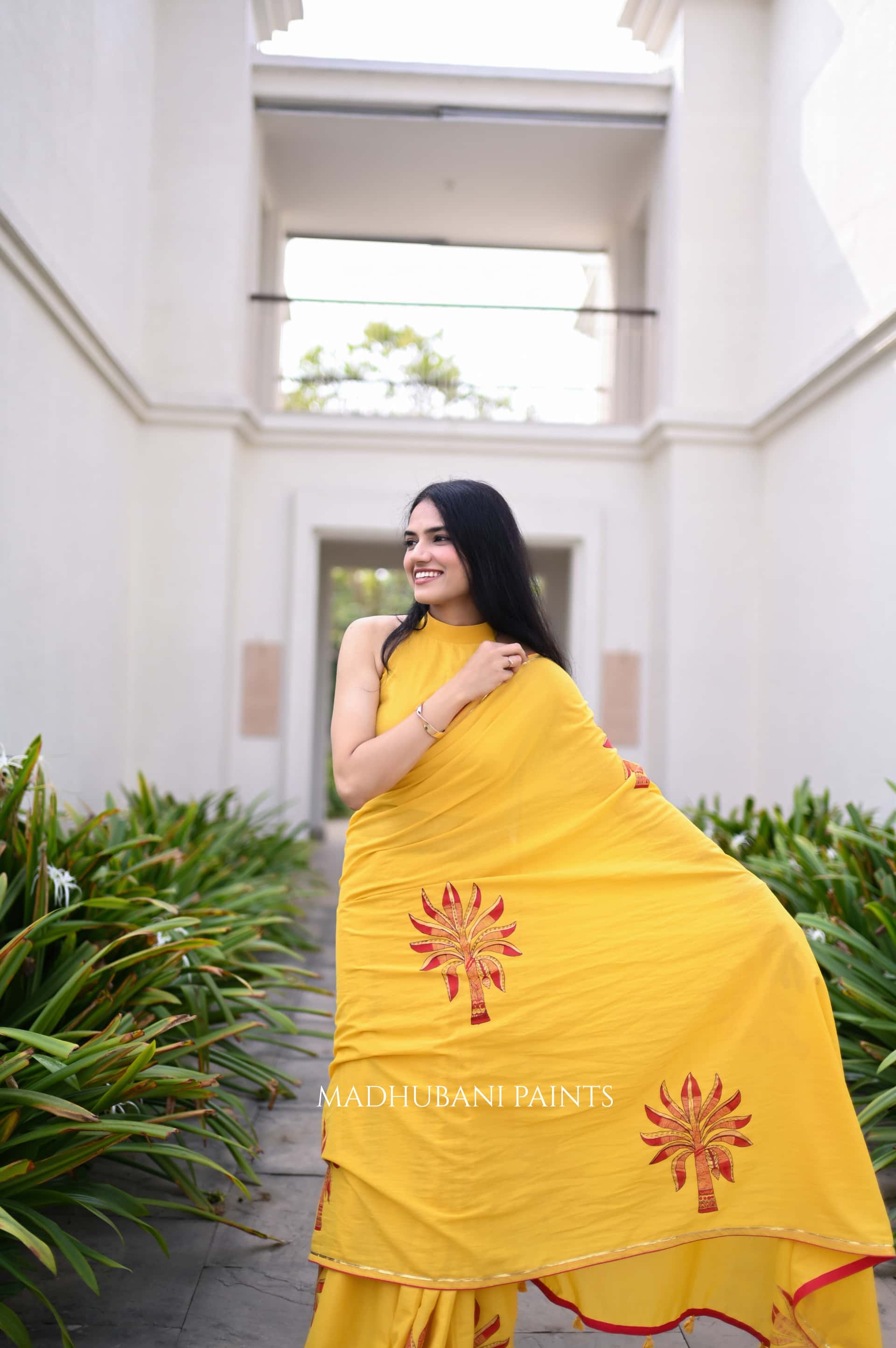 BANANA GLOW SAREE — image 5 of 10