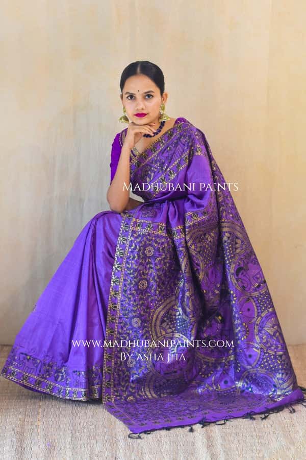 BAIGNI HAATHI Madhubani Handpainted Bishnupuri Silk Saree Blouse Set — image 3 of 10