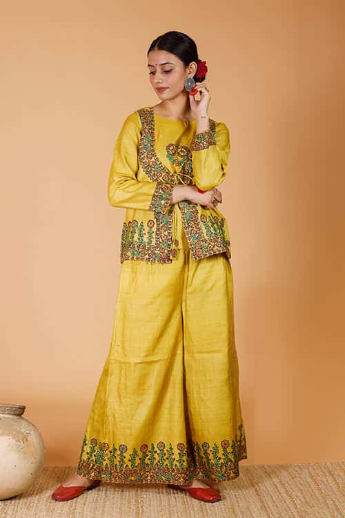 'Sunehri Phoolwari' Handpainted Madhubani Tussar Silk Kurta & Bandi Set — image 4 of 8