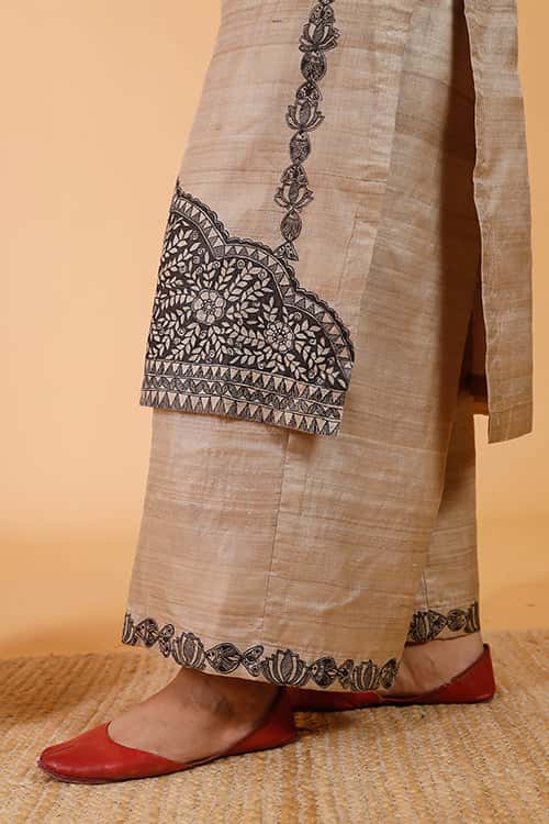 'Pride of Mithila' Handpainted Madhubani Tussar Silk Kurta — image 7 of 7